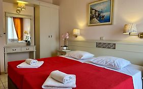 Acropole Delphi City Hotel